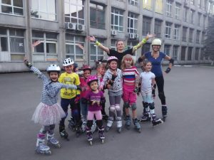 Детские покатушки на роликах